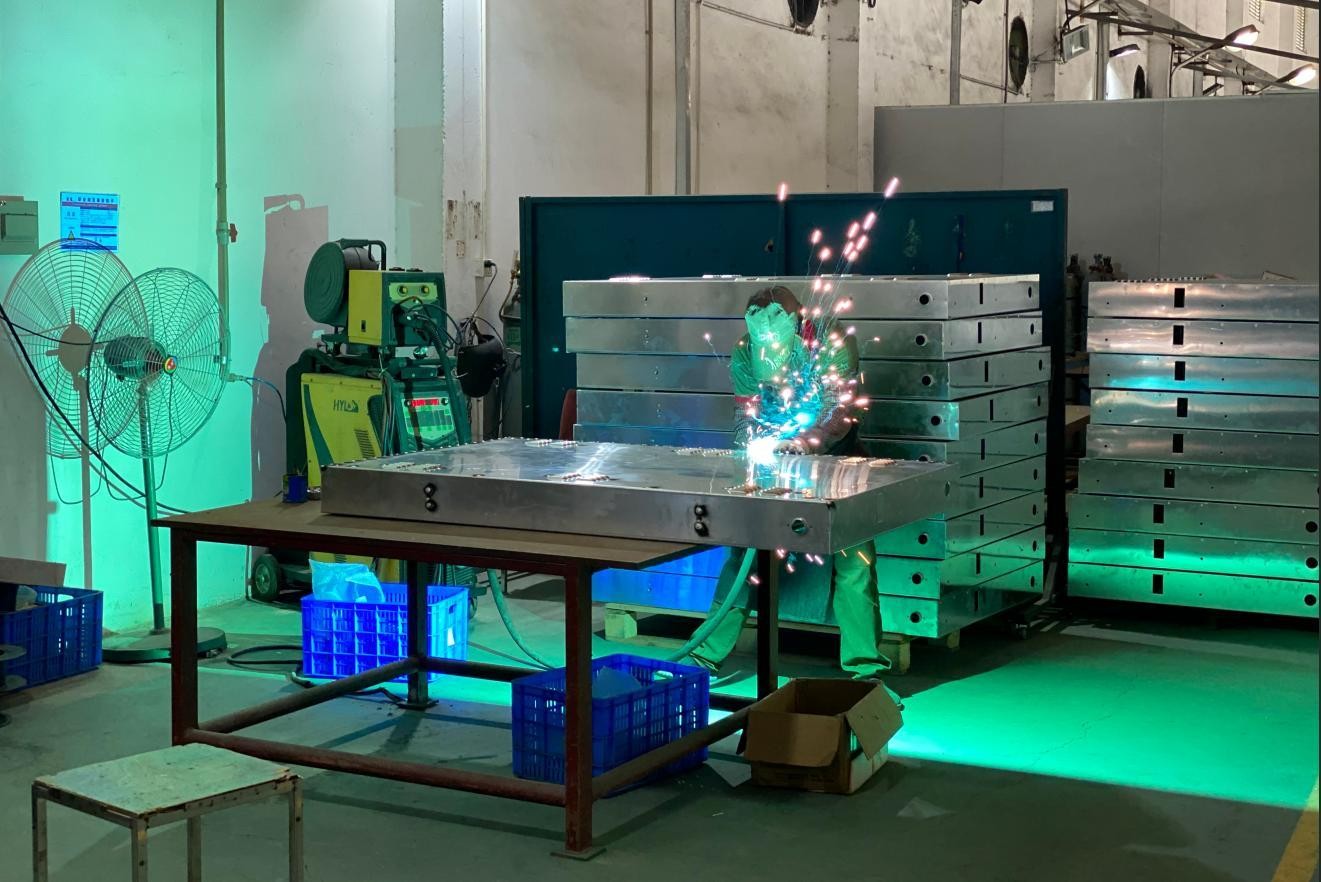 Aluminum processing workshop photo 6