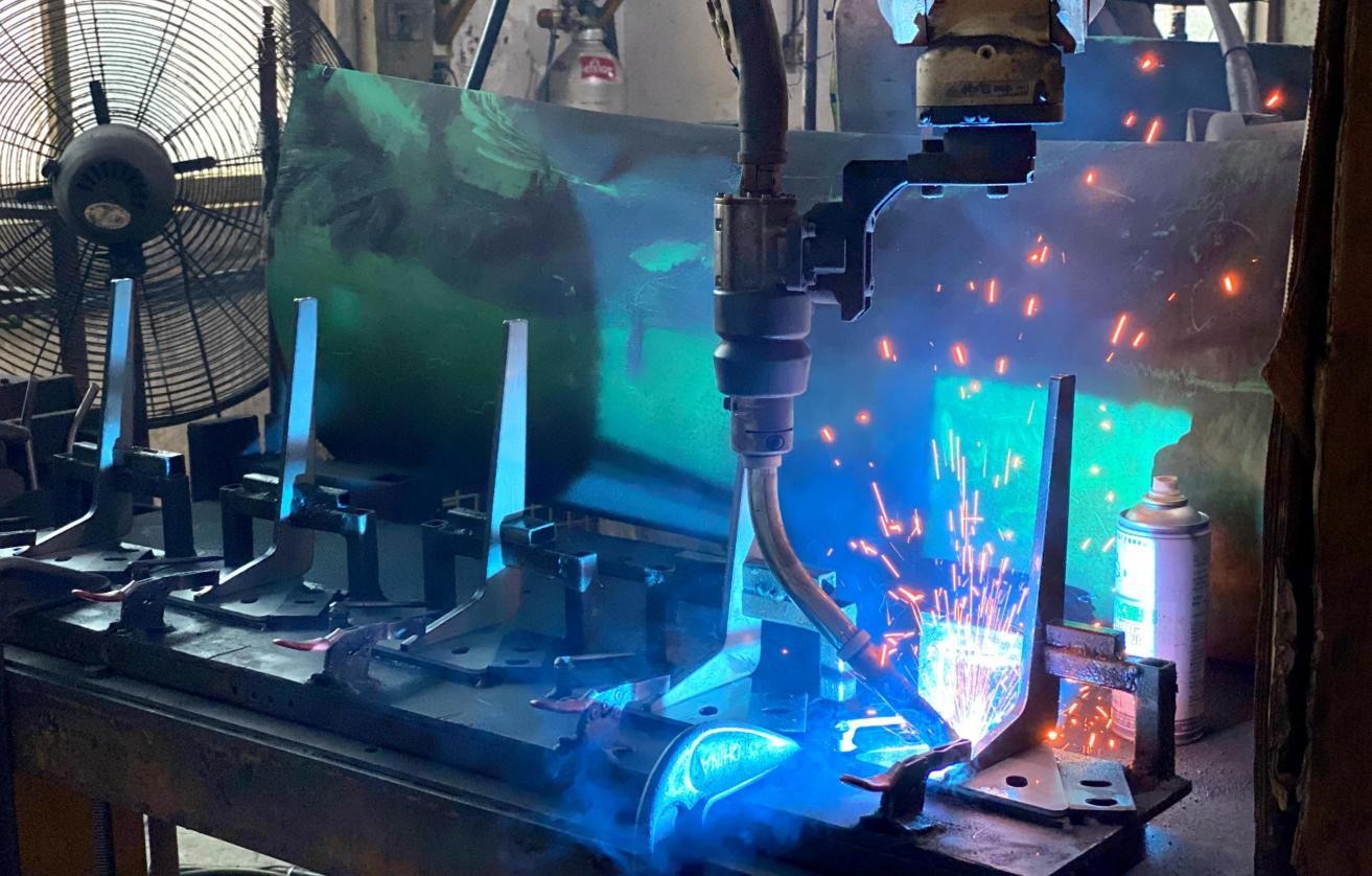Steel processing workshop photo 4