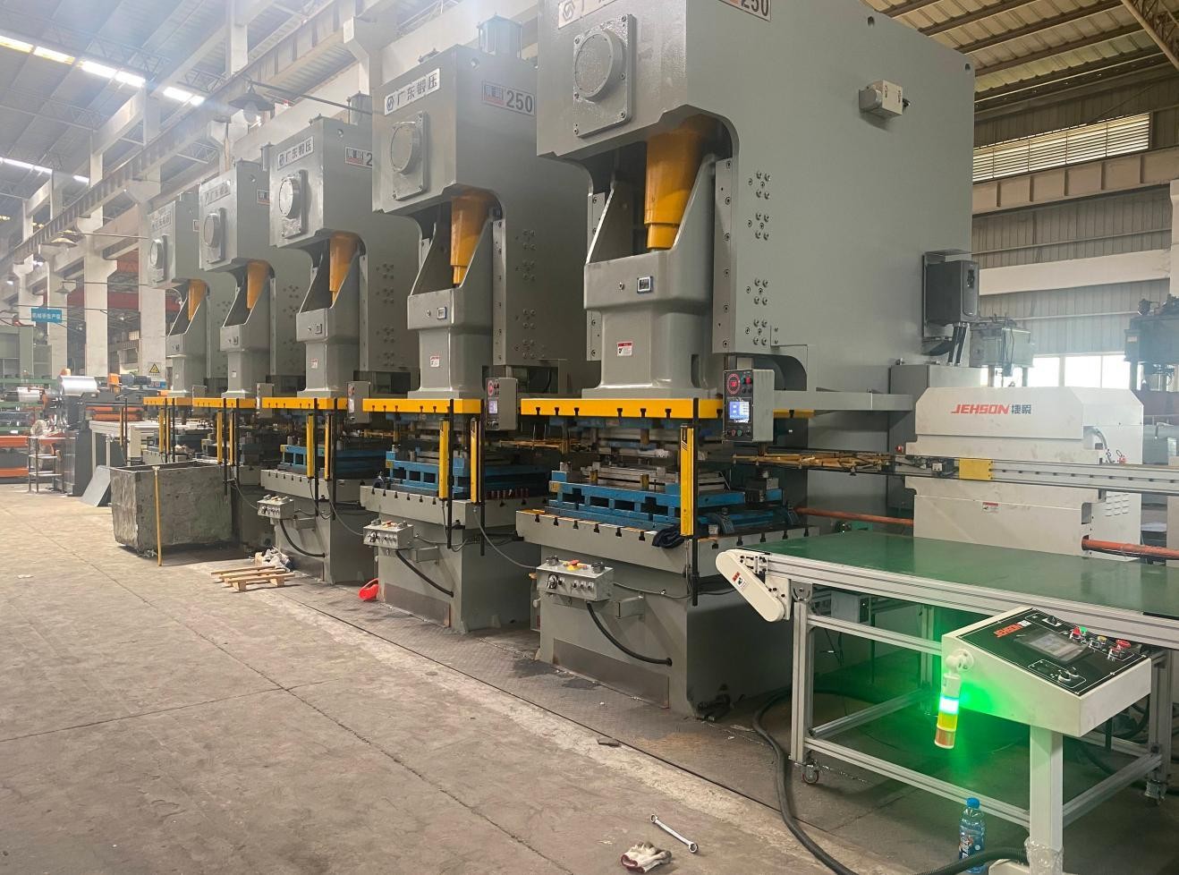 Steel processing workshop photo 5